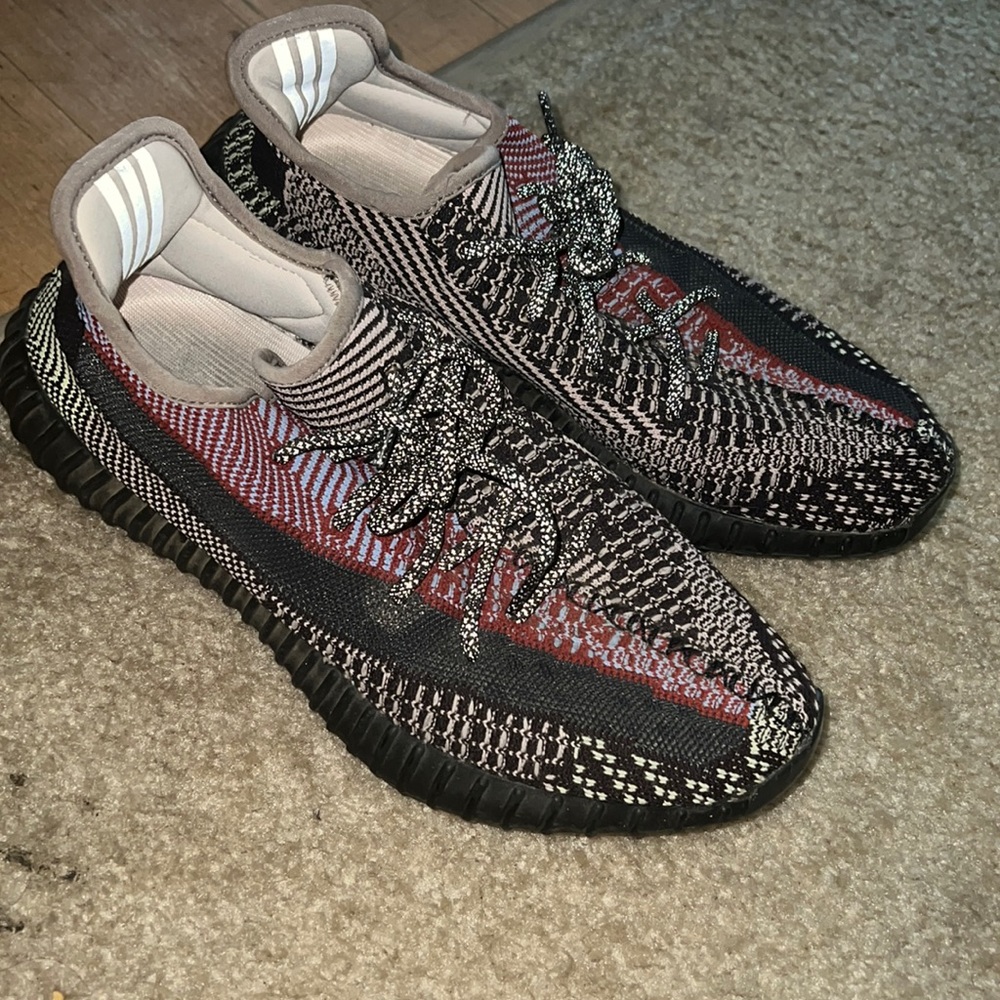 Yeezy just like new . Authentic 🫶🔥🔥🔥